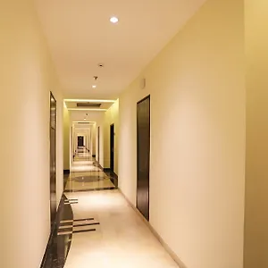 Oyo 9771 Glitz Westend Hotel